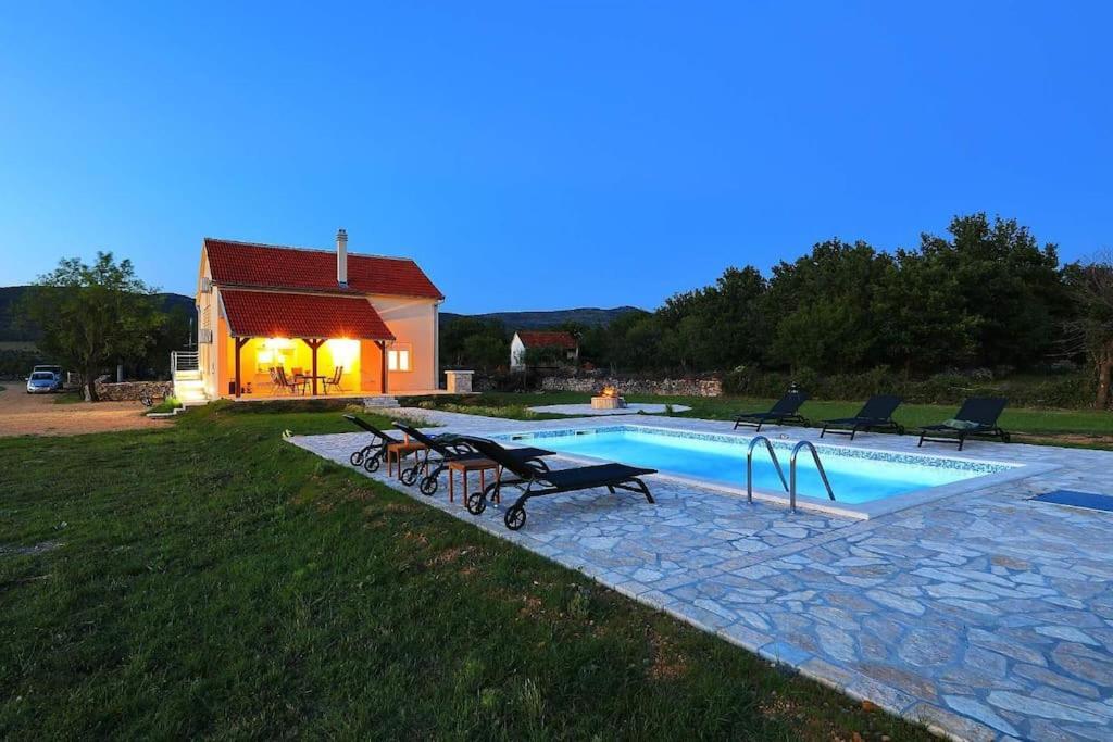 Holiday House Aurora Borealis Ervenik 외부 사진